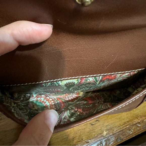 Dooney & Bourke brown leather wristlet with contrast stitching - Picture 7 of 7